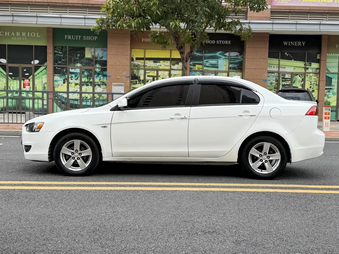 Mitsubishi Lancer EX 2010 Fashion Edition 1.8L CVT Comfort фото 11