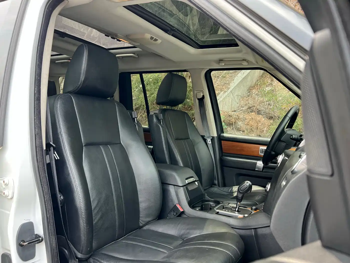 Land Rover Discovery 2011 3.0 SDV6 HSE Diesel фото 12