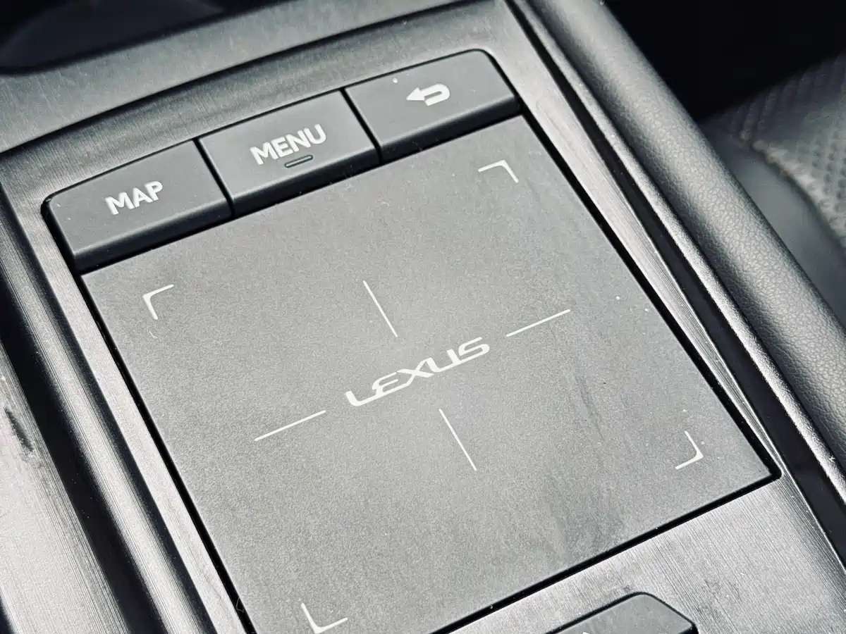 Lexus ES 2020 200 Excellence фото 37