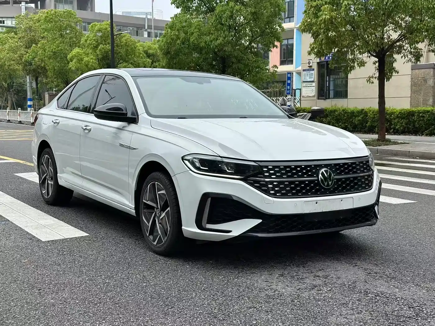 Volkswagen Lavida 2023 Model 280TSI DSG Starlight Eternal Edition фото 3