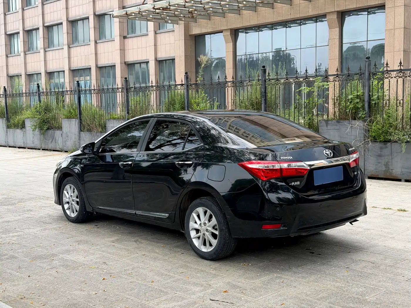 Фото 4 - Toyota Corolla