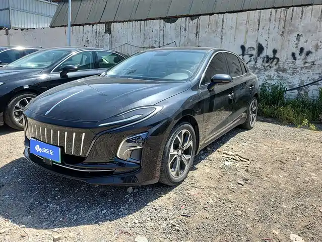 Hongqi E-QM5 2023 Facelift Basic Travel Edition