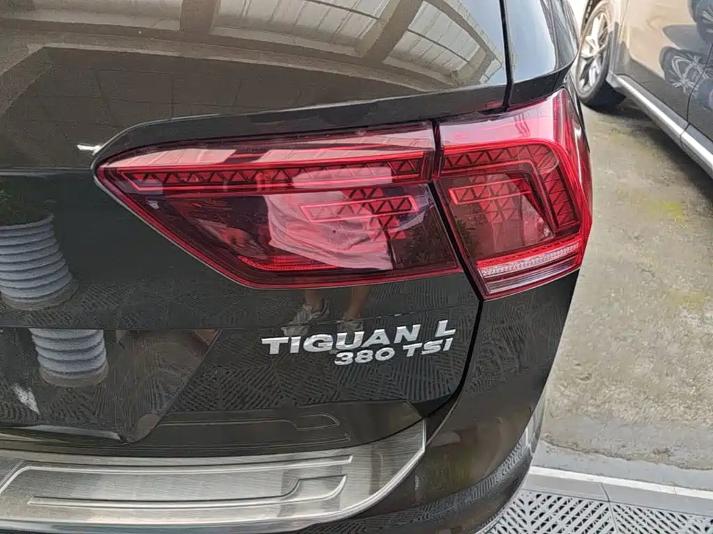 Фото 8 - Volkswagen Tiguan L