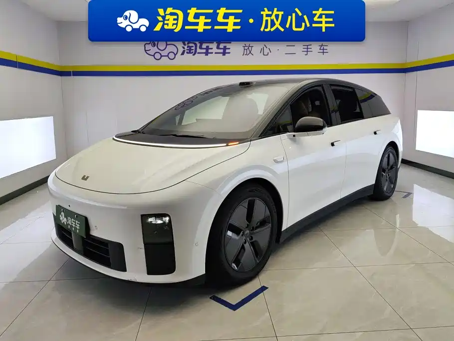 Фото 1 - Li Auto i6