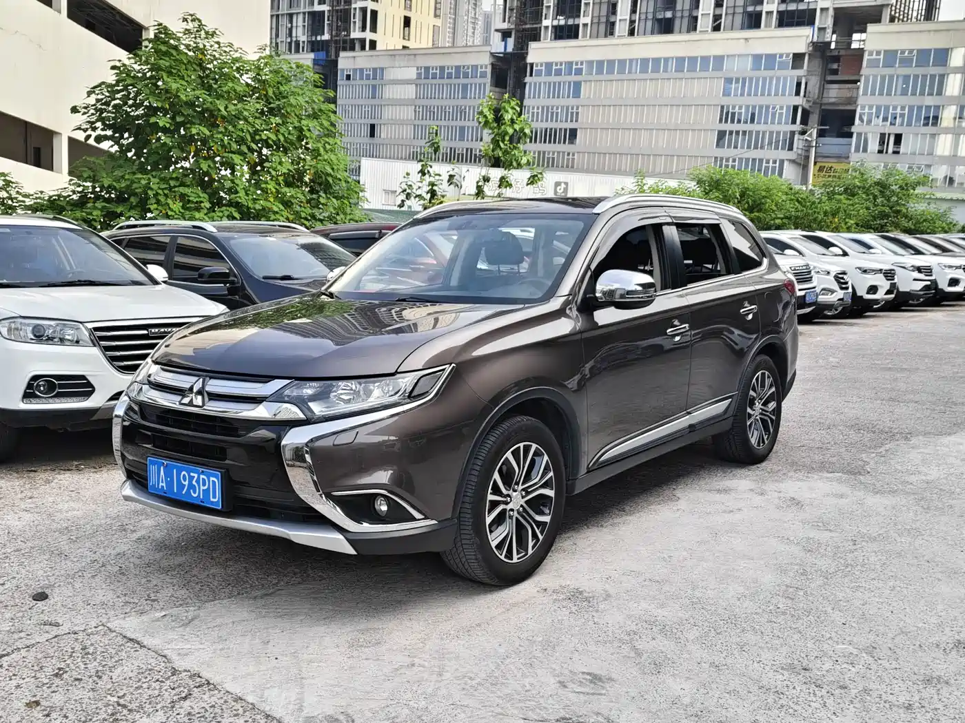 Mitsubishi Outlander (Import) 2016 2016 2.4L 4WD Elite 7-seater