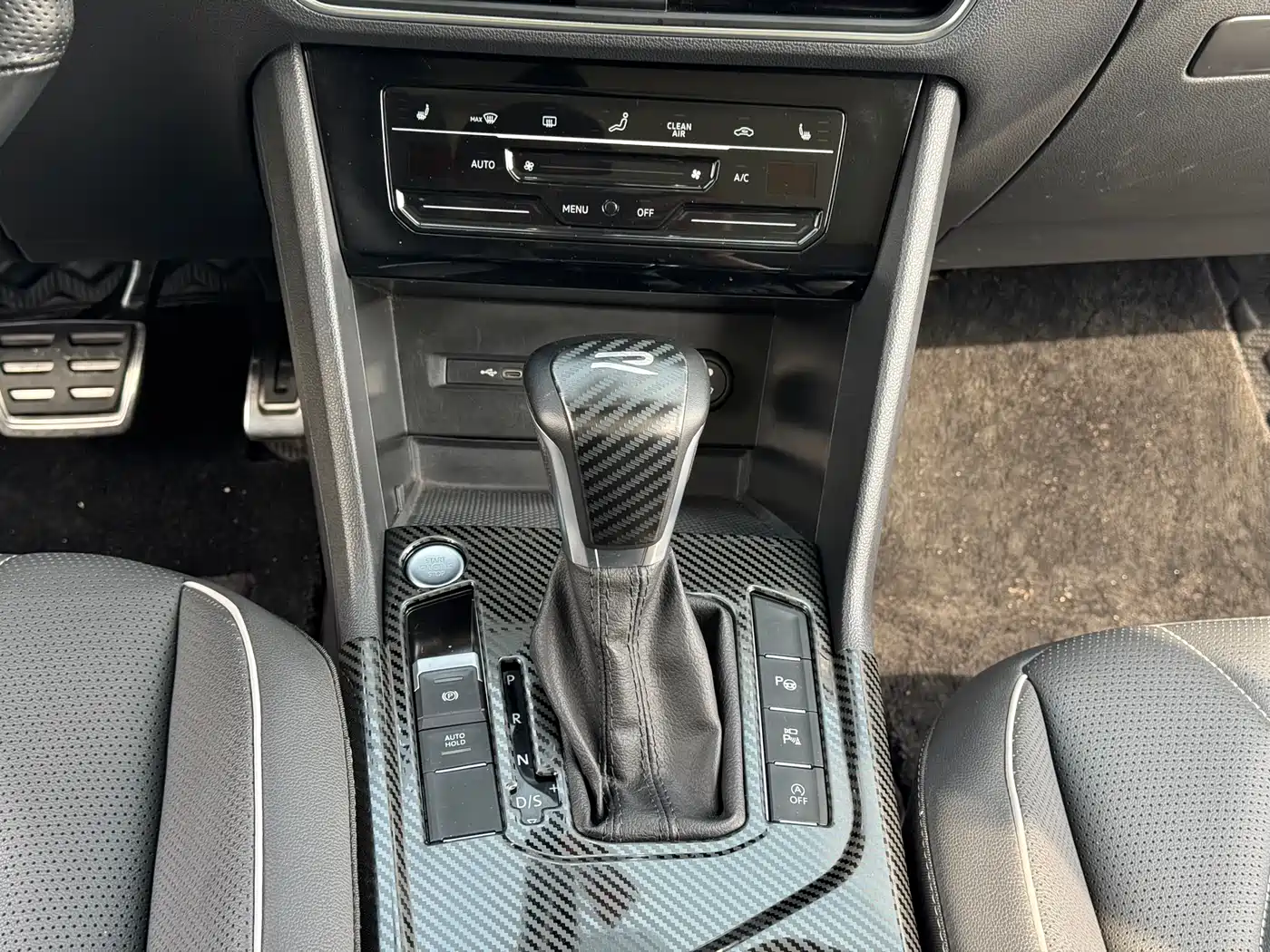 Volkswagen Tiguan L 2022 330TSI Auto 2WD R-Line Premium Edition фото 12