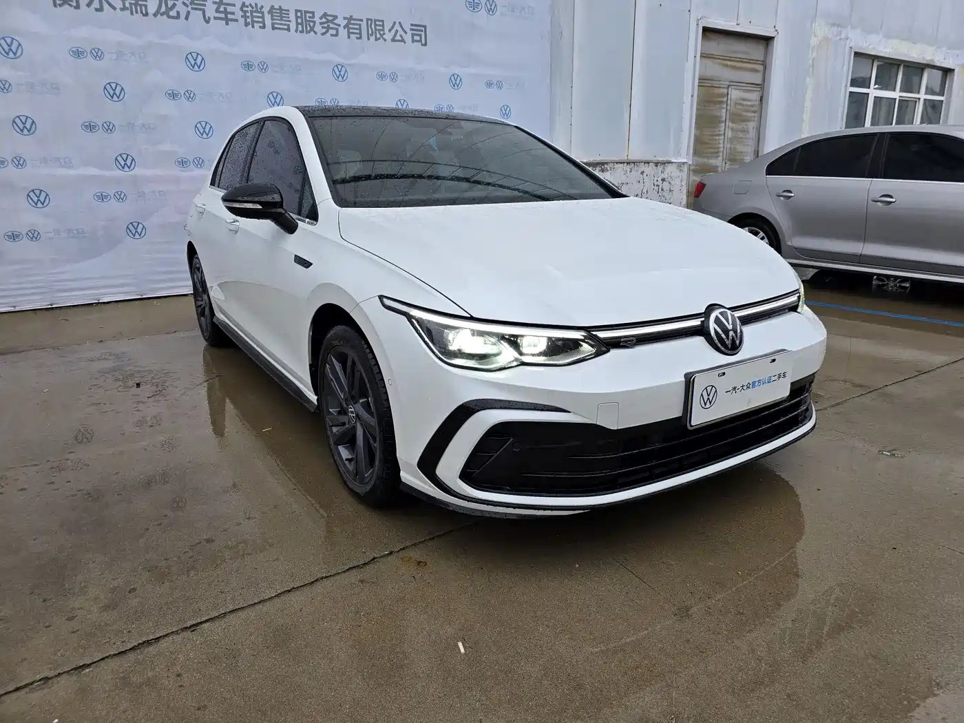 Volkswagen Golf 2023 Facelift 280TSI DSG R-Line Lite фото 2