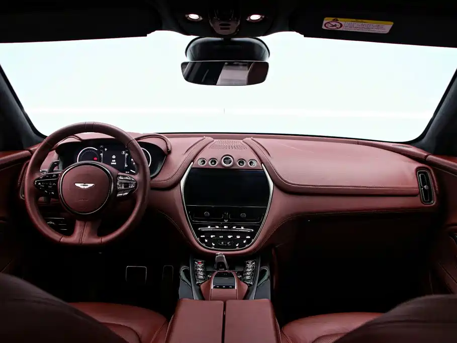 Фото 5 - Aston Martin DBX