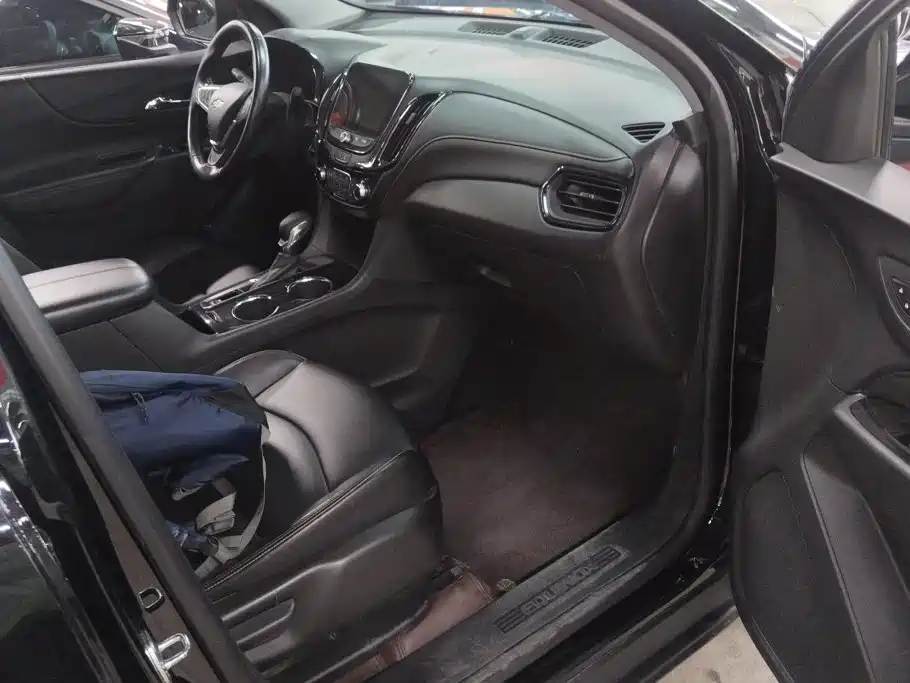 Фото 8 - Chevrolet Equinox