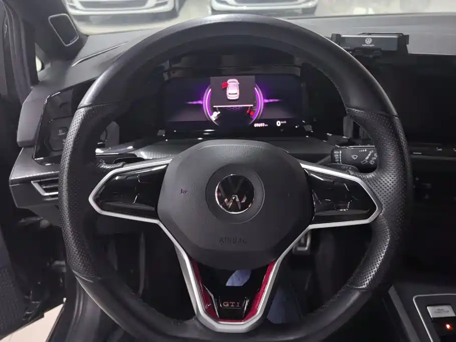 Photo 15 - Volkswagen Golf GTI
