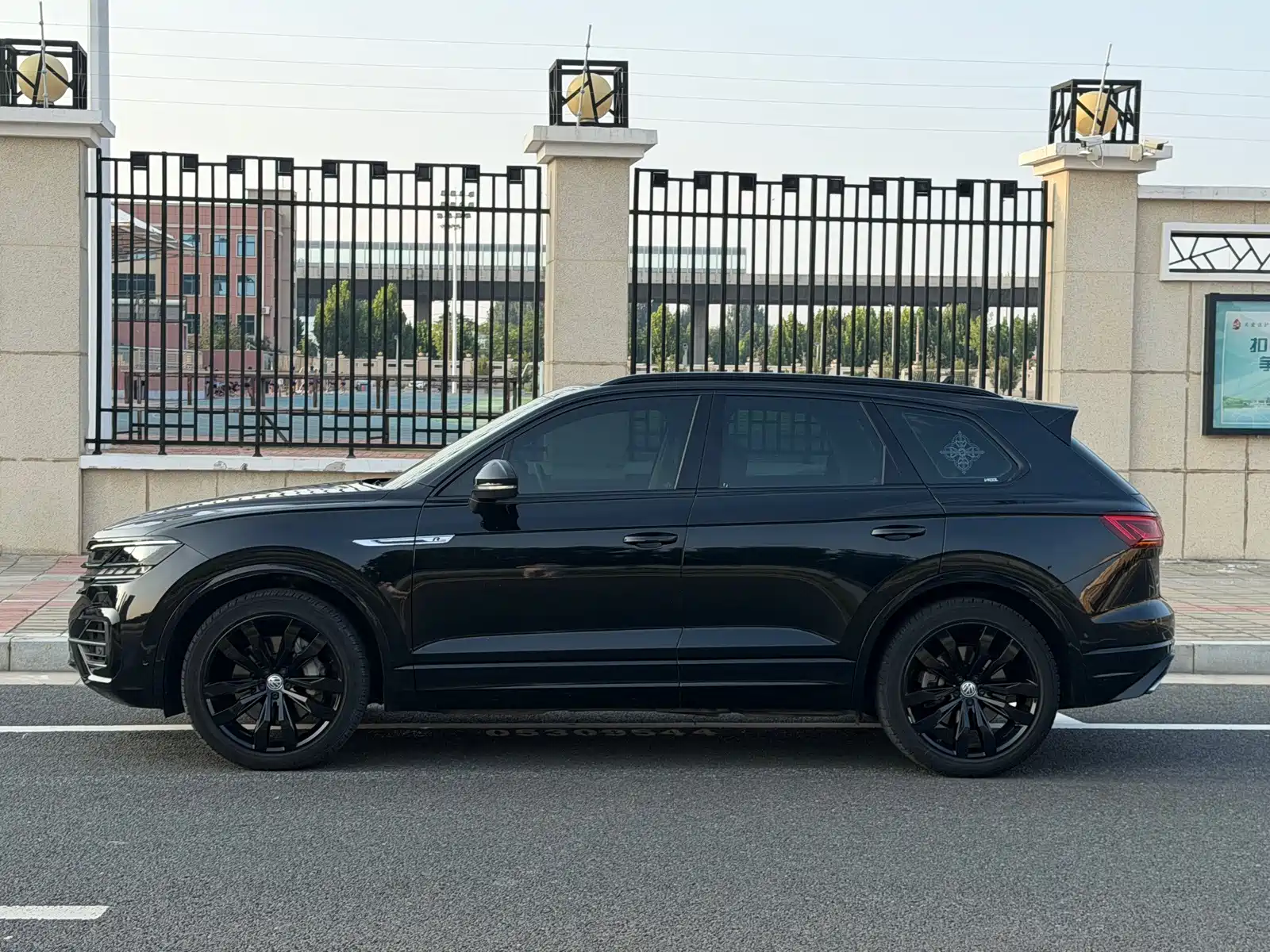 Фото 3 - Volkswagen Touareg