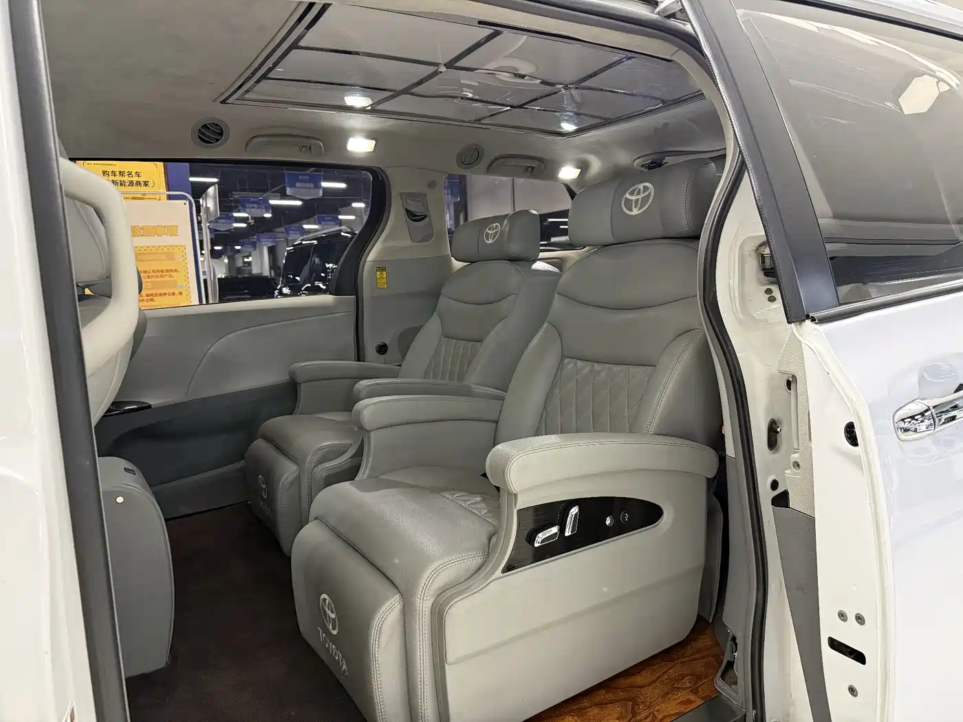 Toyota Sienna 2015 2015 3.5L 2WD LE