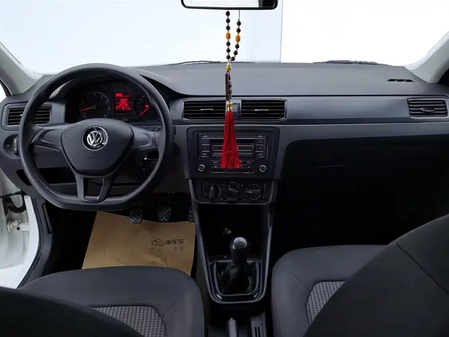 VOLKSWAGEN SANTANA