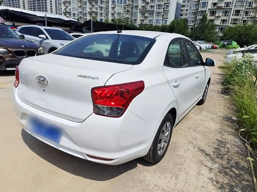 Фото 7 - Hyundai Verna