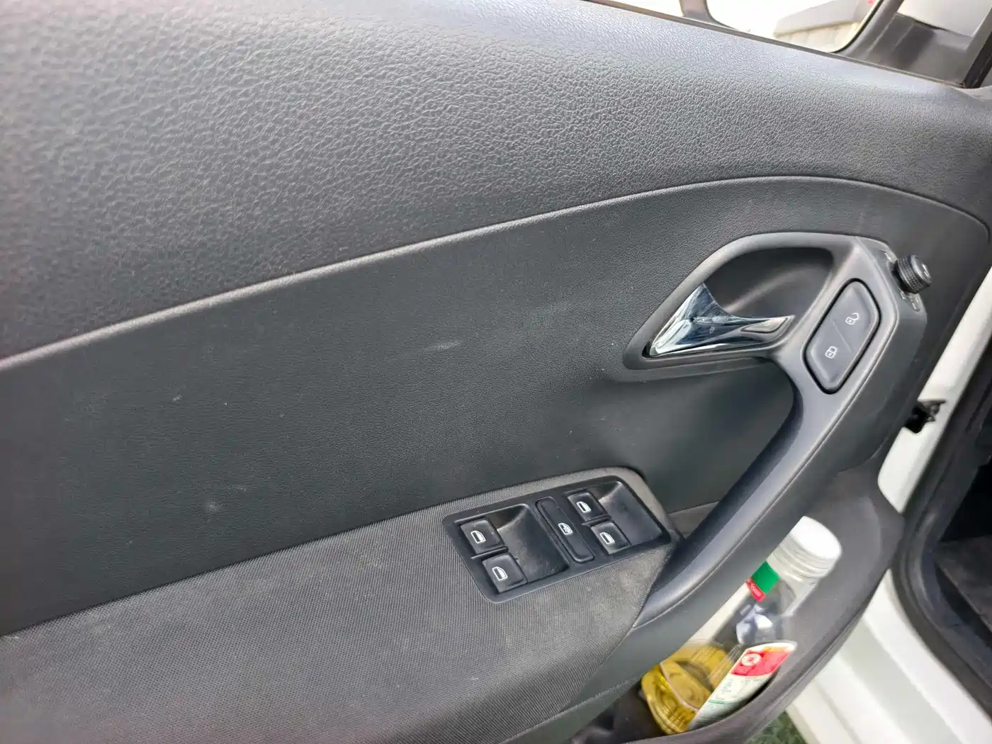 Volkswagen Polo 2016 1.4L Automatic Trend фото 9