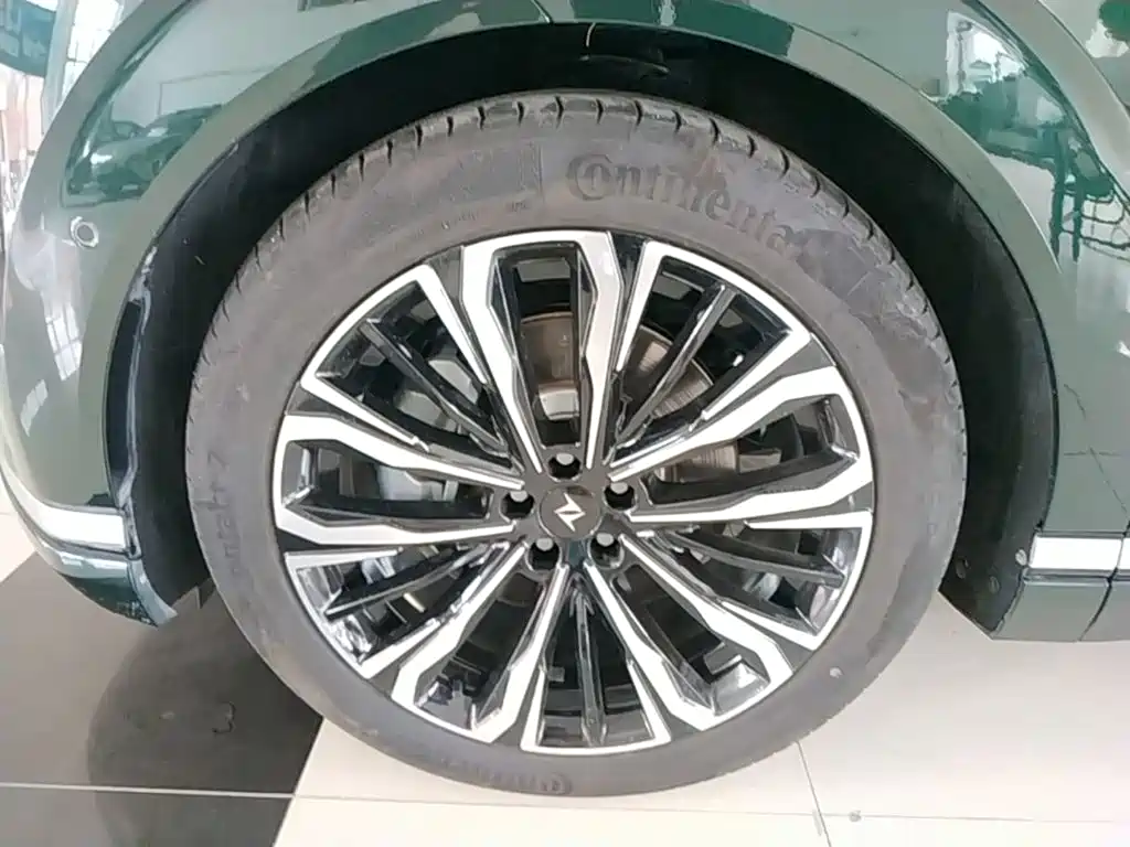 Dongfeng Yipai eπ008 2025 2026 6-seater Extended Range Family Edition