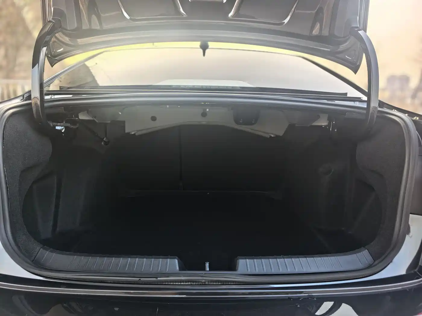 Volkswagen Sagitar 2023 300TSI DSG Surpassing Edition фото 10