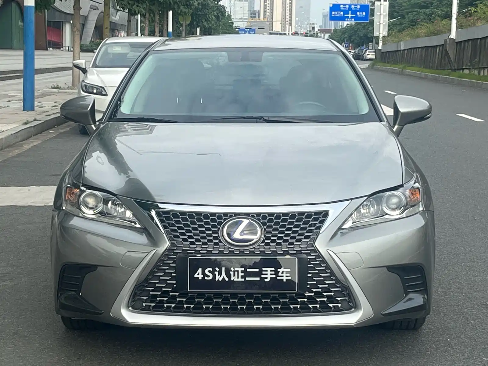 Фото 3 - Lexus CT