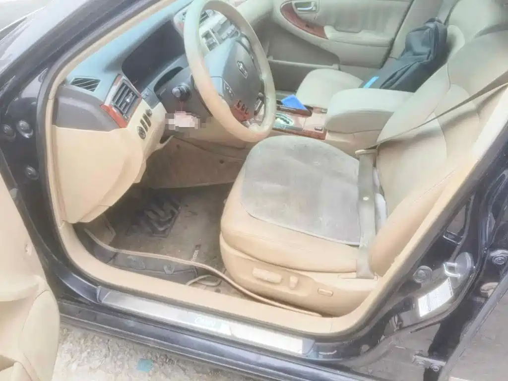 صورة 8 - Toyota Crown
