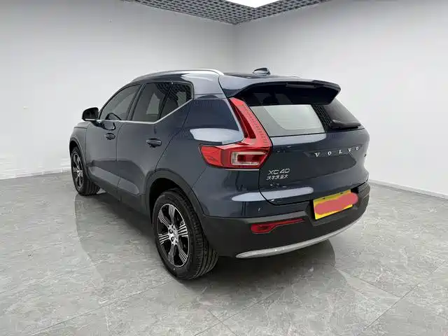 Фото 5 - Volvo XC40