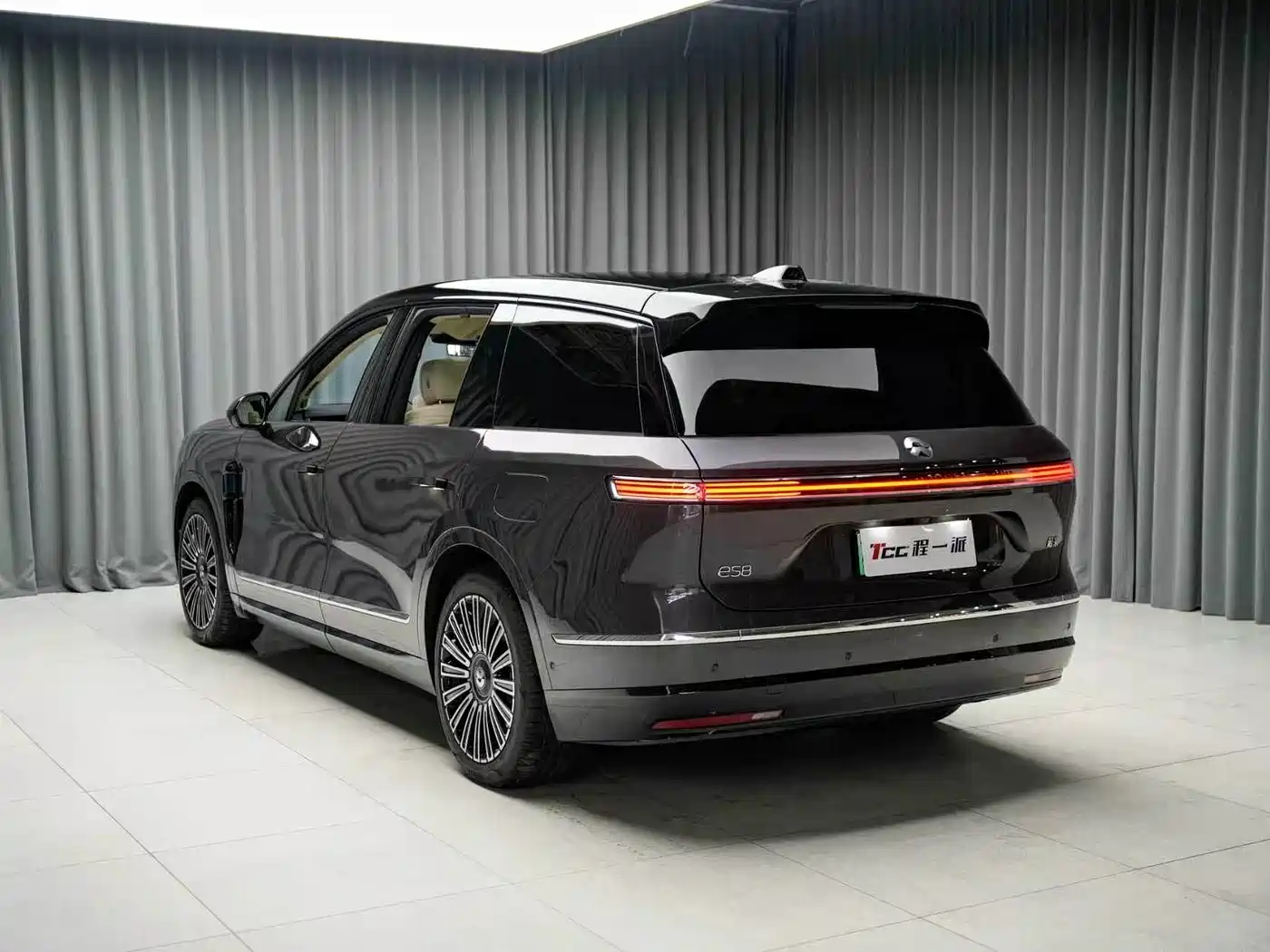 NIO ES8 2026 2025 Model 6-Seat Executive Luxury Edition