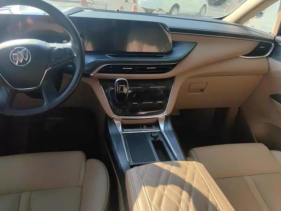 Фото 16 - Buick GL8