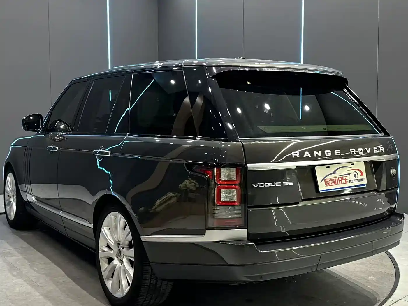 Land Rover Range Rover 2013 5.0 SC V8 Vogue SE фото 8