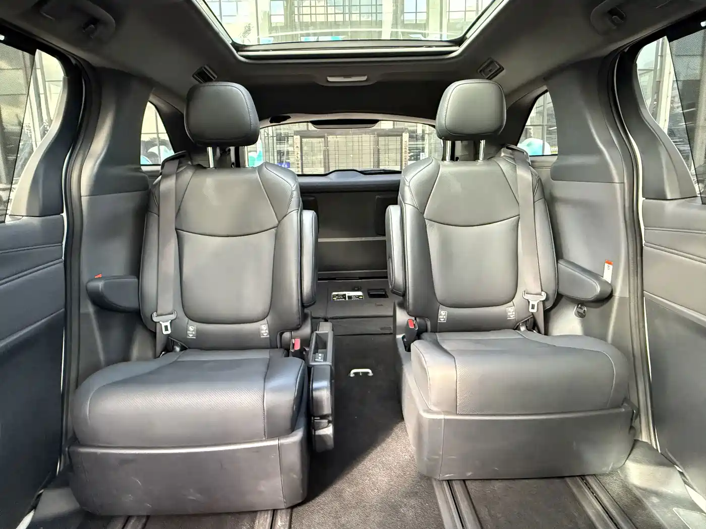 Toyota Granvia 2024 2024 2.5L Hybrid Premium PLUS