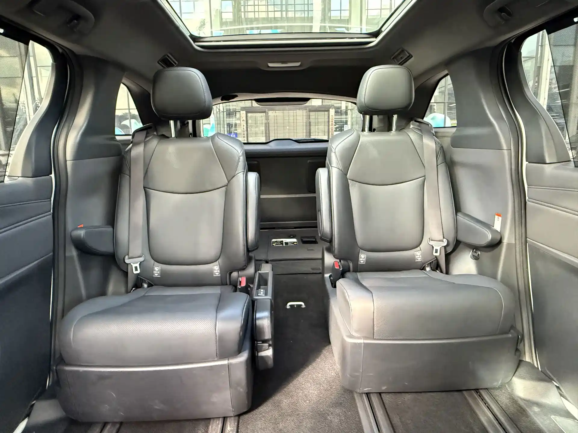 Фото 9 - Toyota Granvia