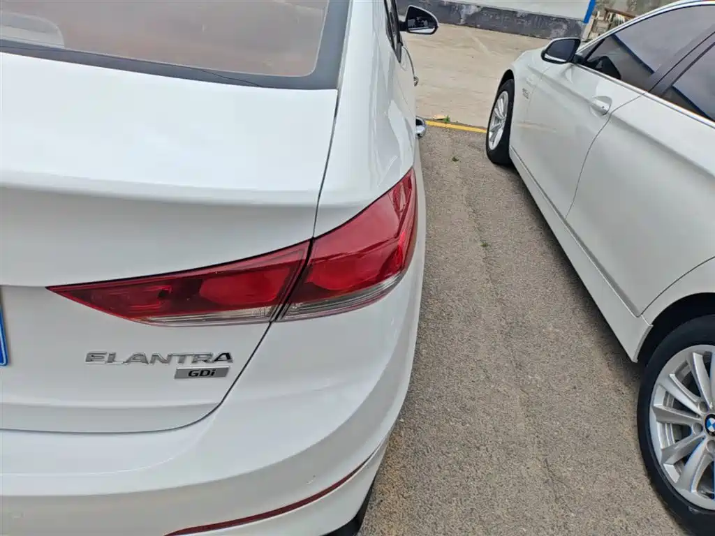 Hyundai Elantra 2016 Model 1.6L Automatic Smart Elite фото 8