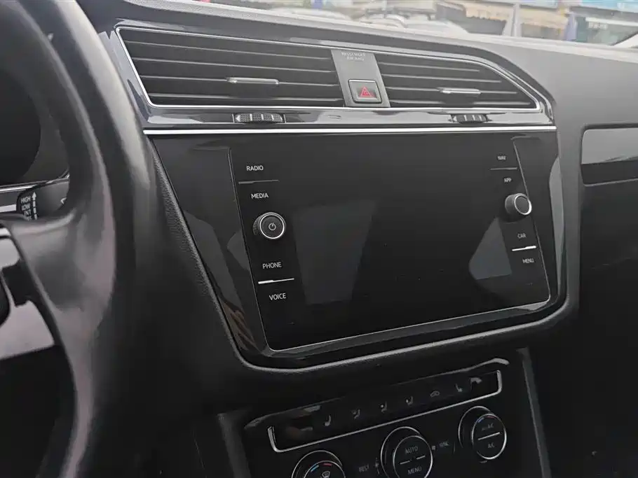 Volkswagen Tiguan 2018 330TSI 4WD Innovation Edition фото 13