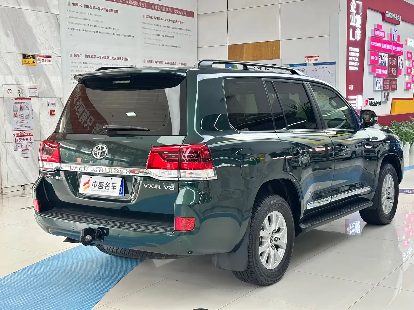 Toyota Land Cruiser 2016 4.6L Automatic VX-R фото 4