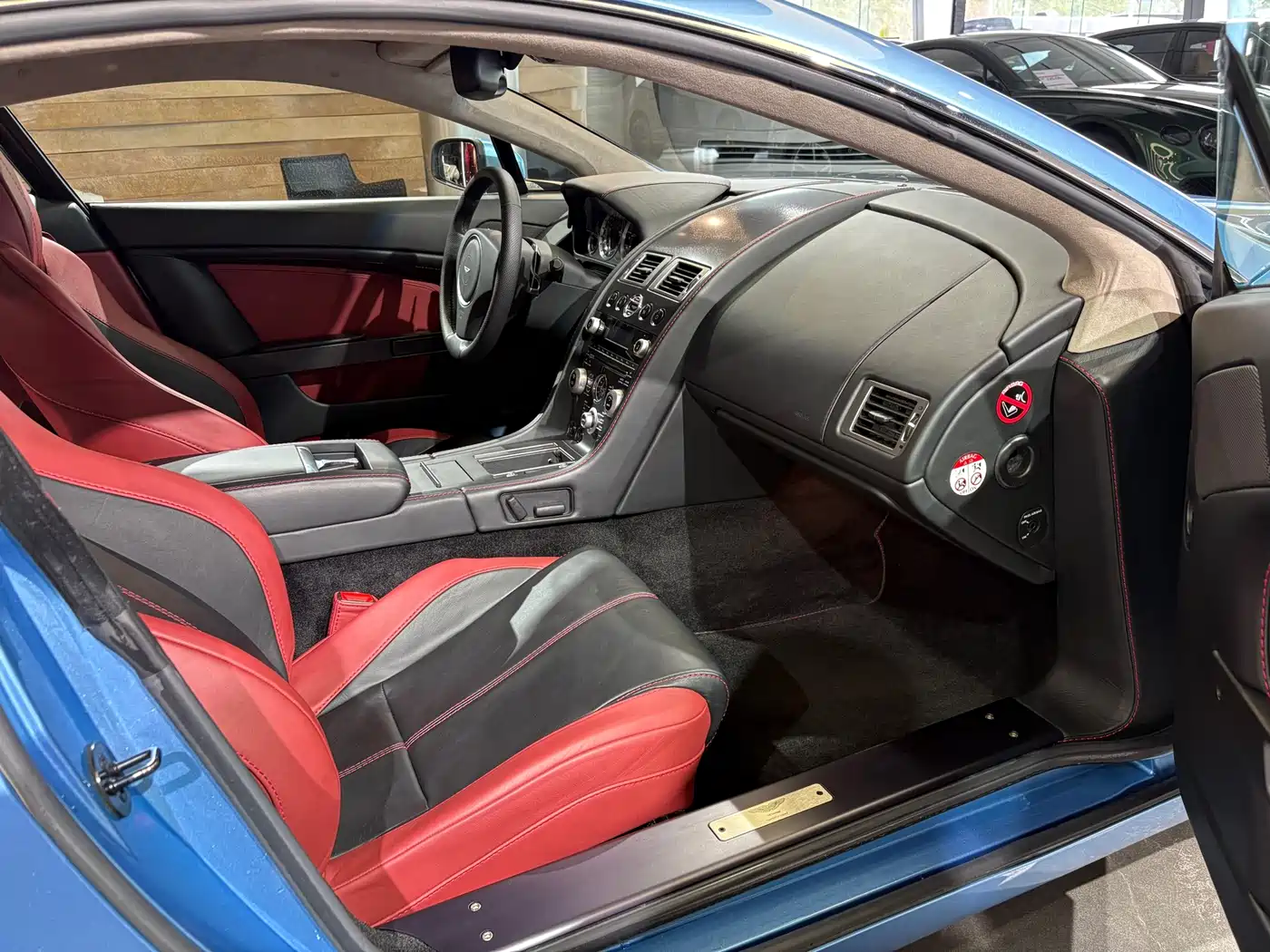 Aston Martin V8 Vantage 2010 2011 4.7L Sportshift Coupe