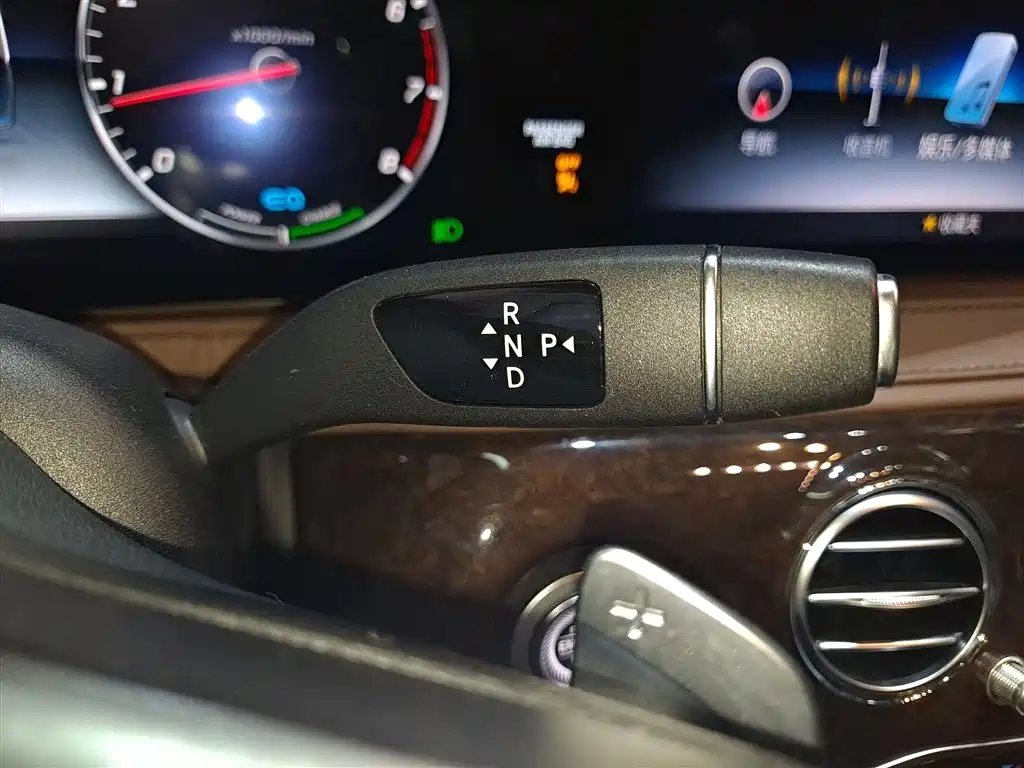 Mercedes-Benz S-Class 2020 S 350 L Premium Edition Collector's Version фото 7