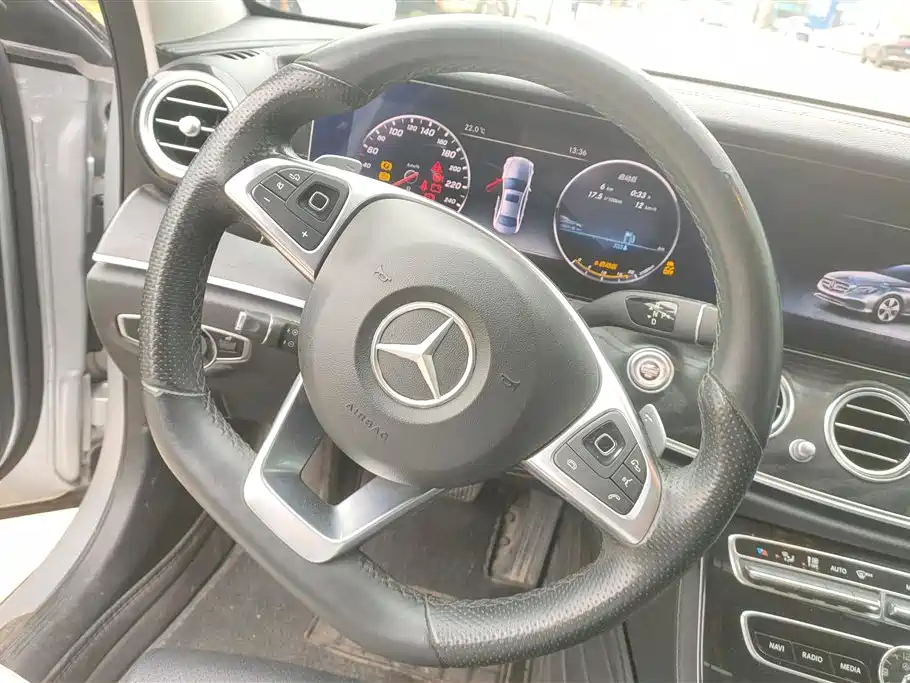 Mercedes-Benz E-Class 2016 E 200 L Sport Type фото 15