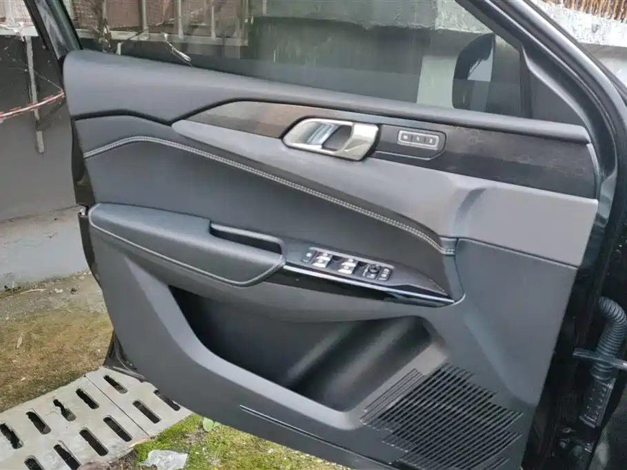 Lynk & Co 02 Hatchback 2022 2.0TD Pro фото 7