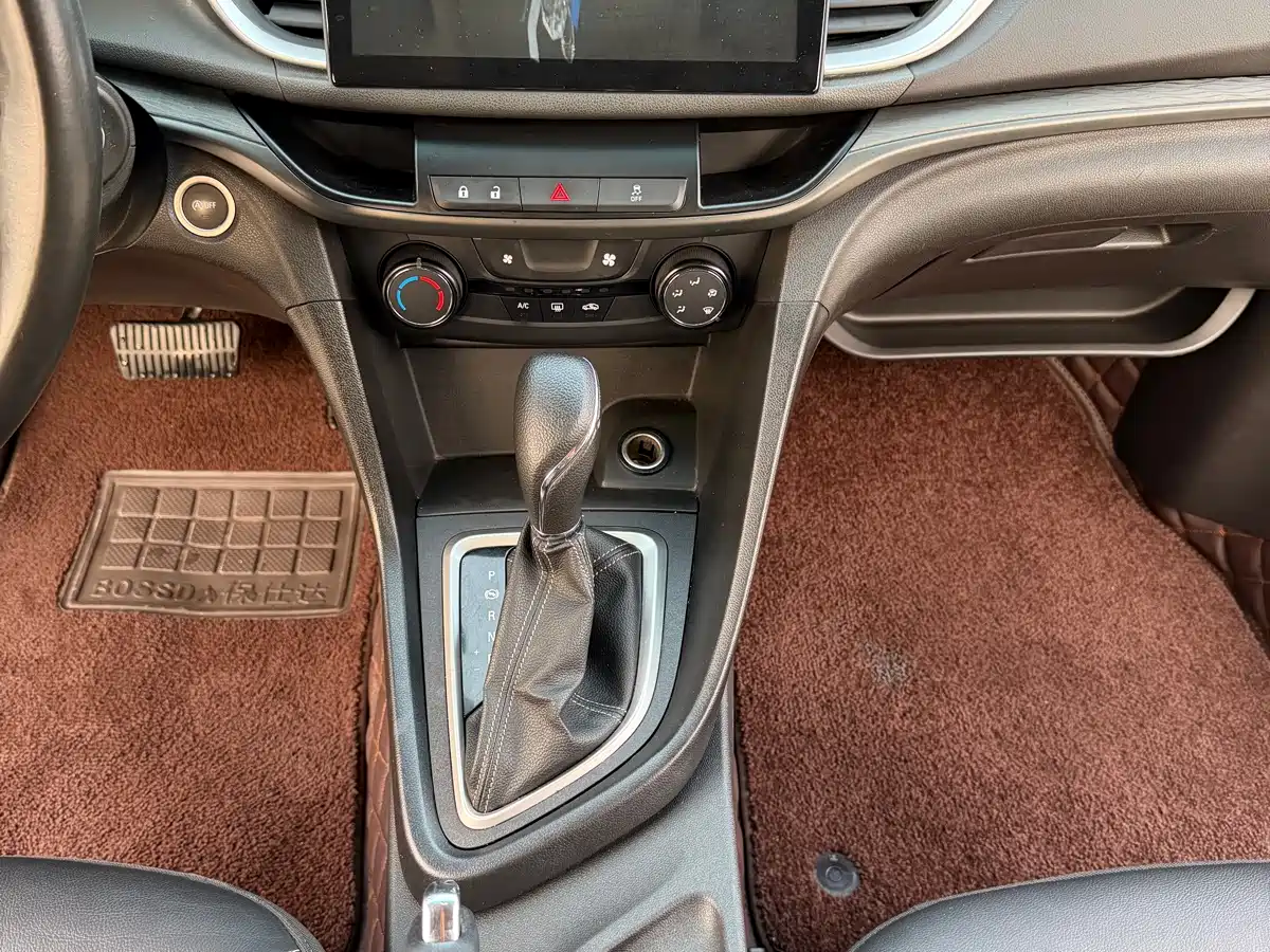 Buick Excelle 2018 18T Automatic Elite фото 8