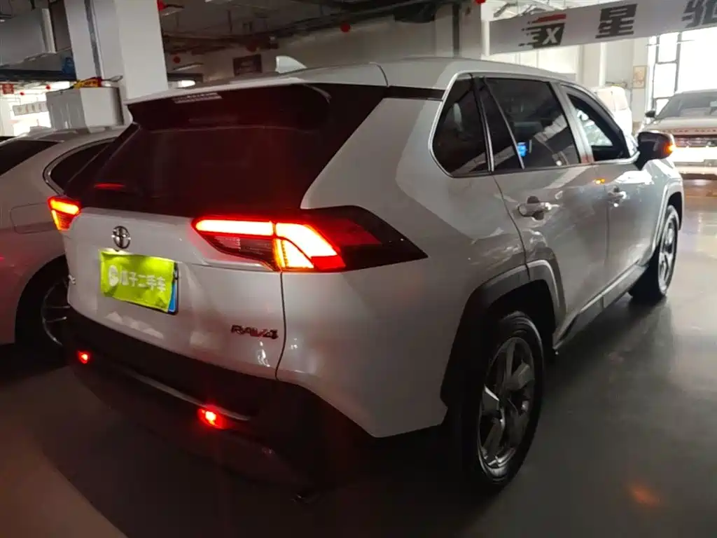Toyota RAV4 Rongfang 2022 2.0L CVT 2WD Trend Edition фото 7