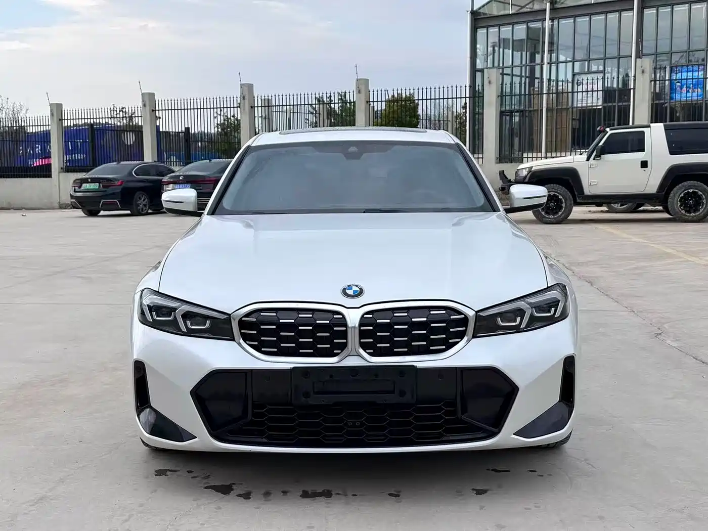 BMW 3 Series 2023 325Li M Sport Package фото 2