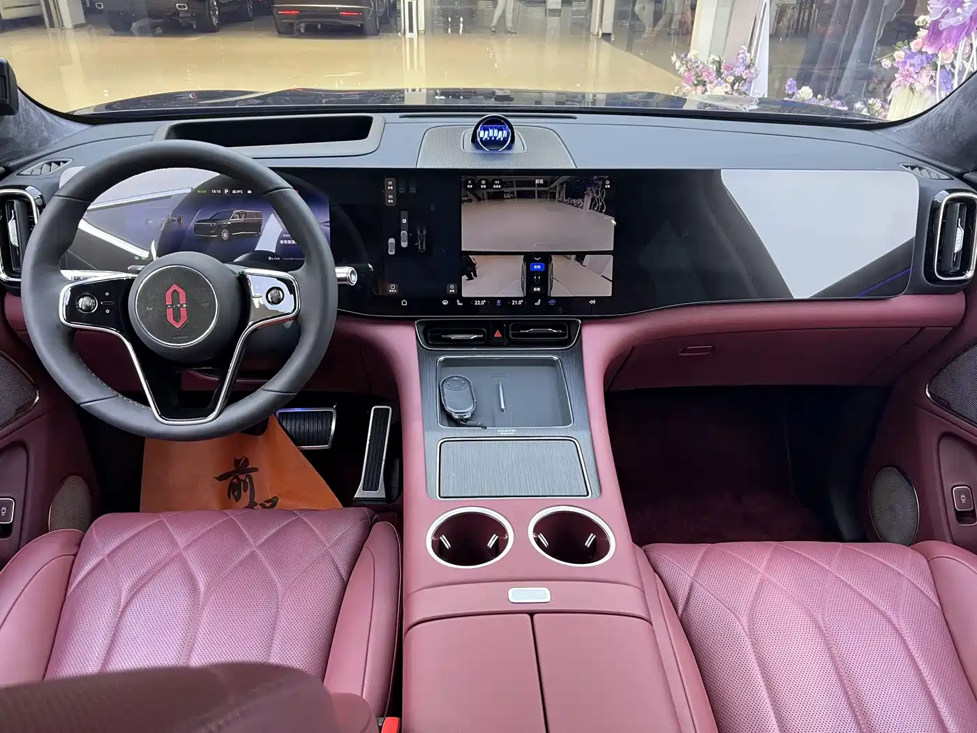 AITO Wenjie AITO M8 2025 Pure Electric Max+ 6-seater AWD фото 9