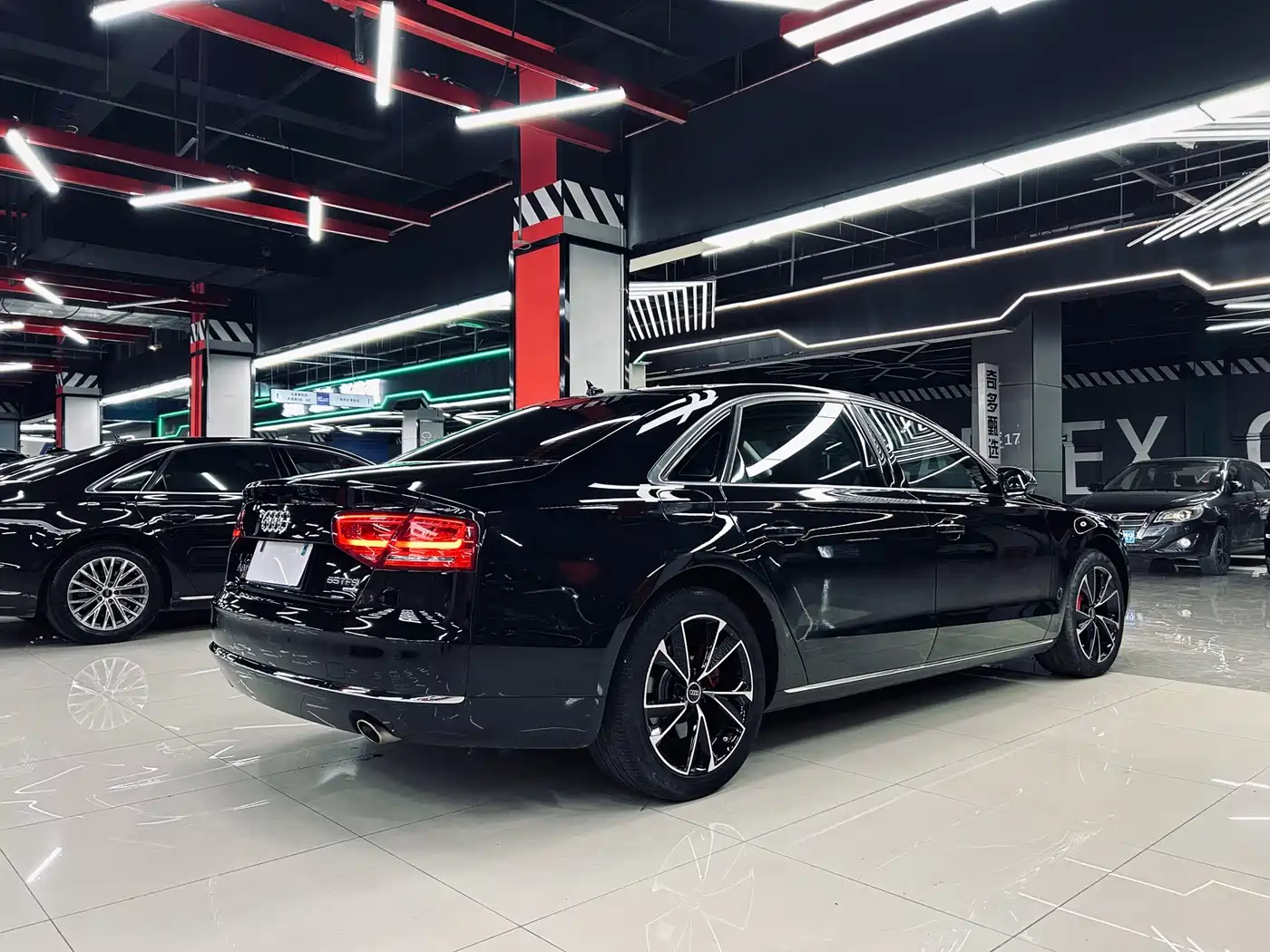 Photo 6 - Audi A8