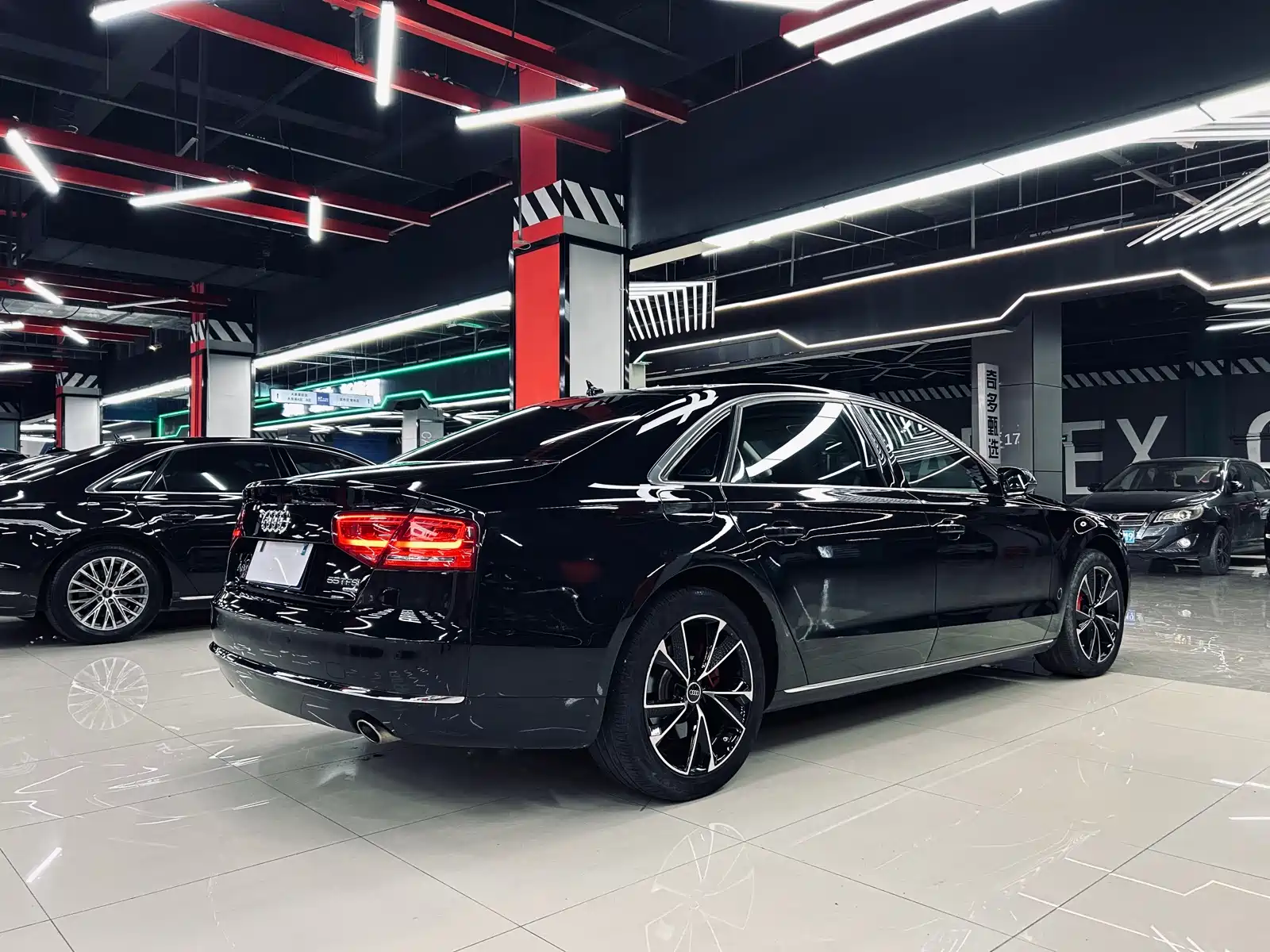 Фото 6 - Audi A8