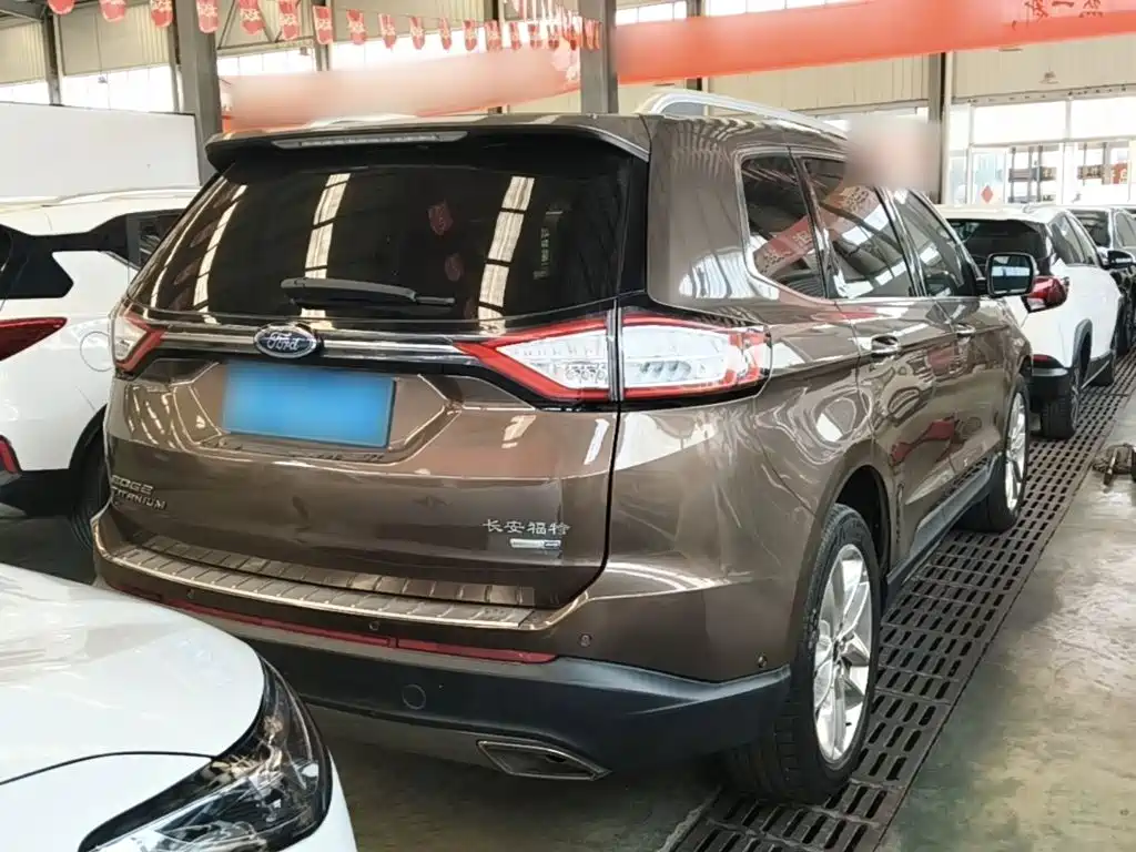 Фото 7 - Ford Edge