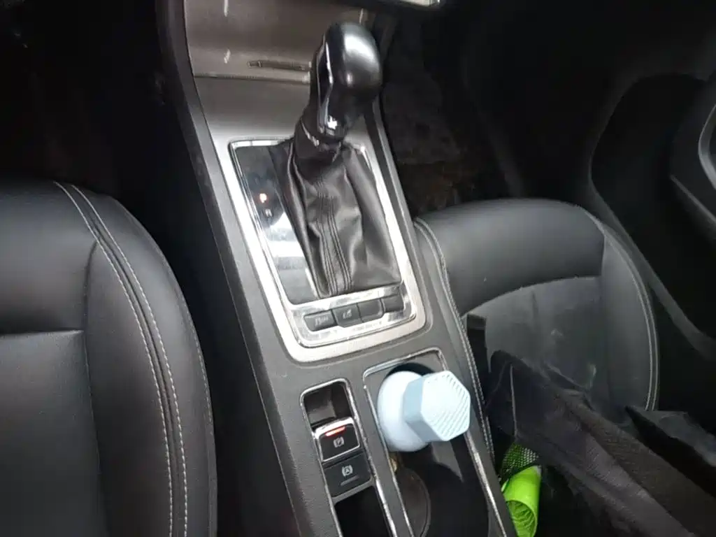 Roewe i6 2017 2017 20T Auto Flagship Edition