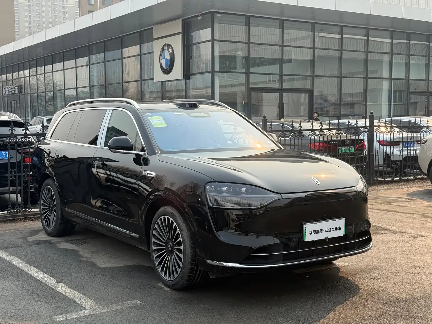 AITO Wenjie AITO M9 2025 Extended Range Ultra 52kWh 6-Seater фото 3