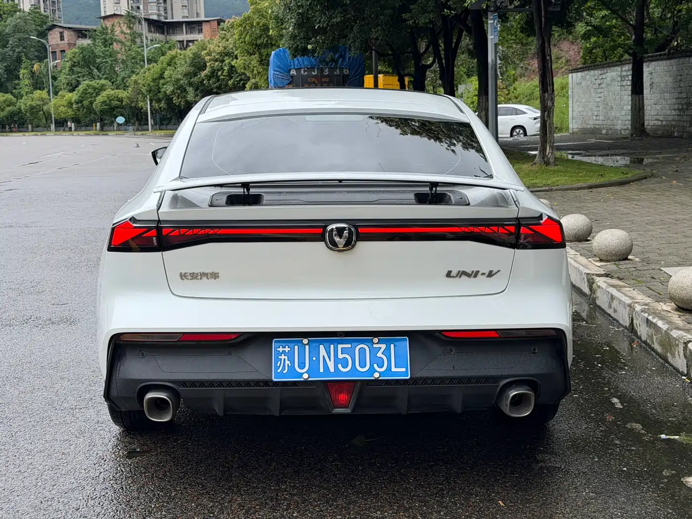  UNI-V