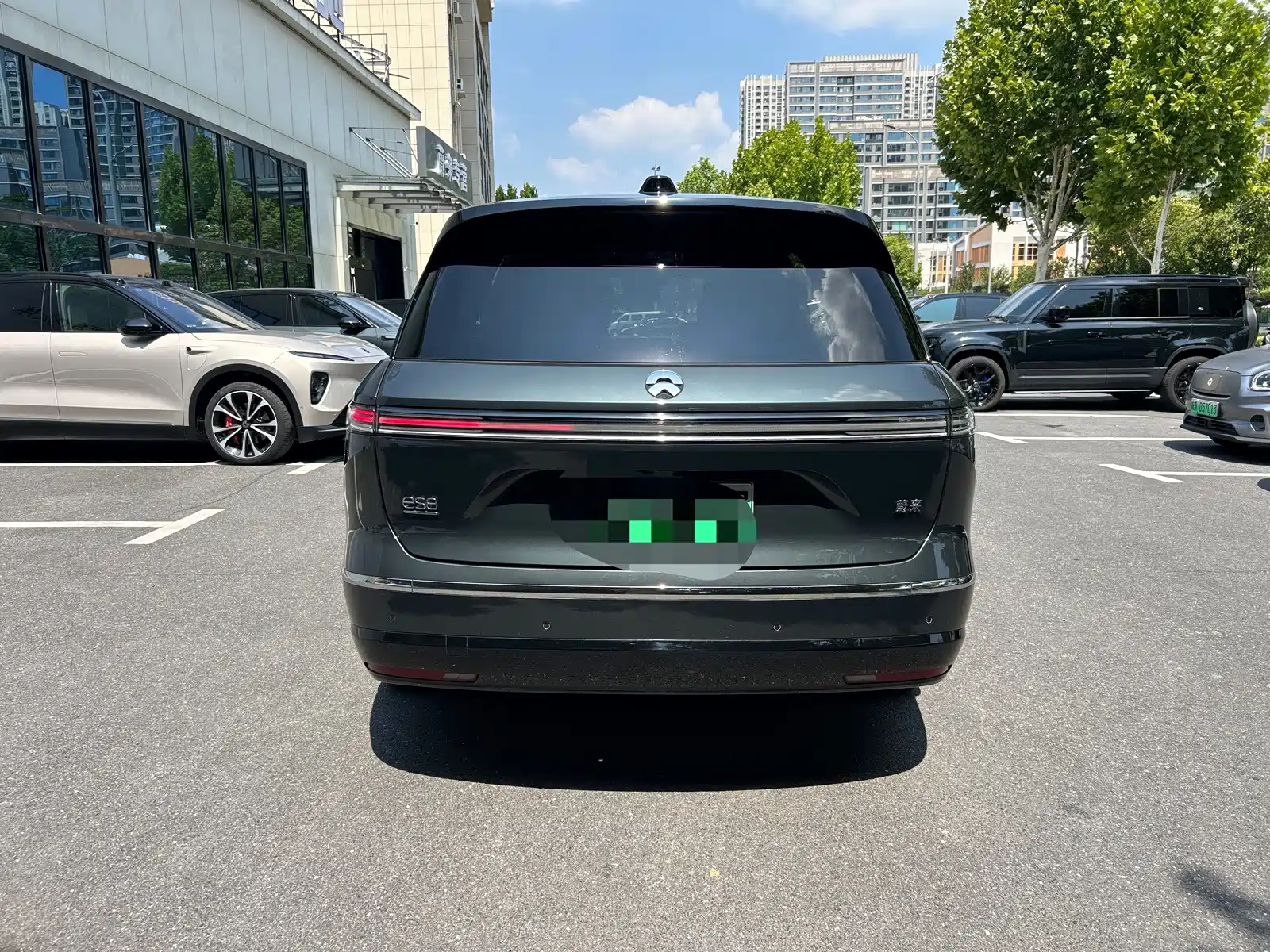 Фото 4 - NIO ES8