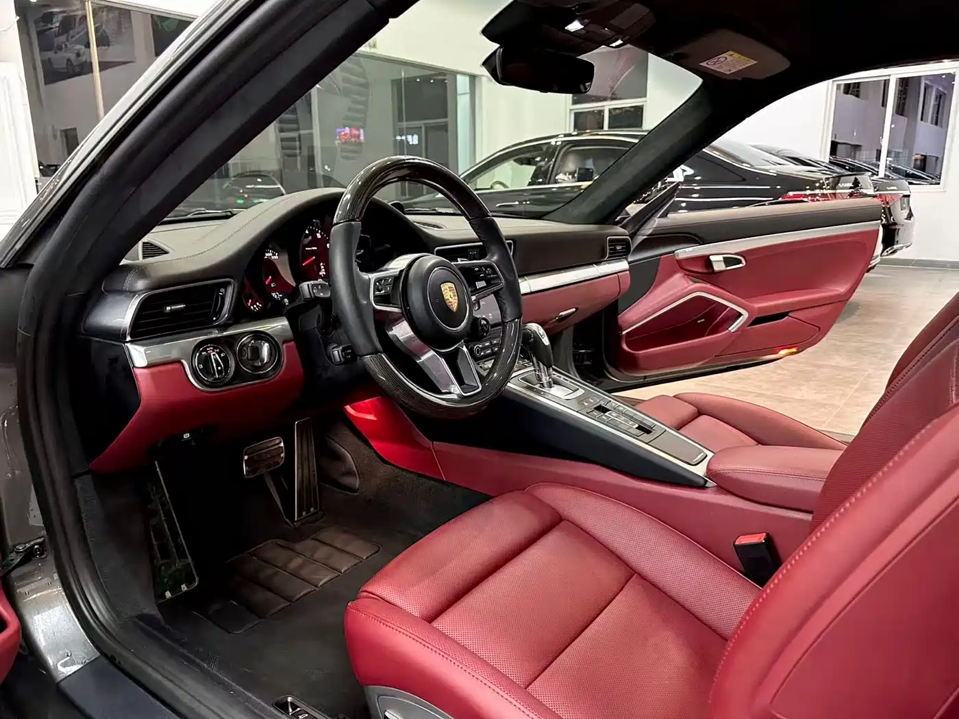 Porsche 911 2016 Carrera 3.0T фото 8