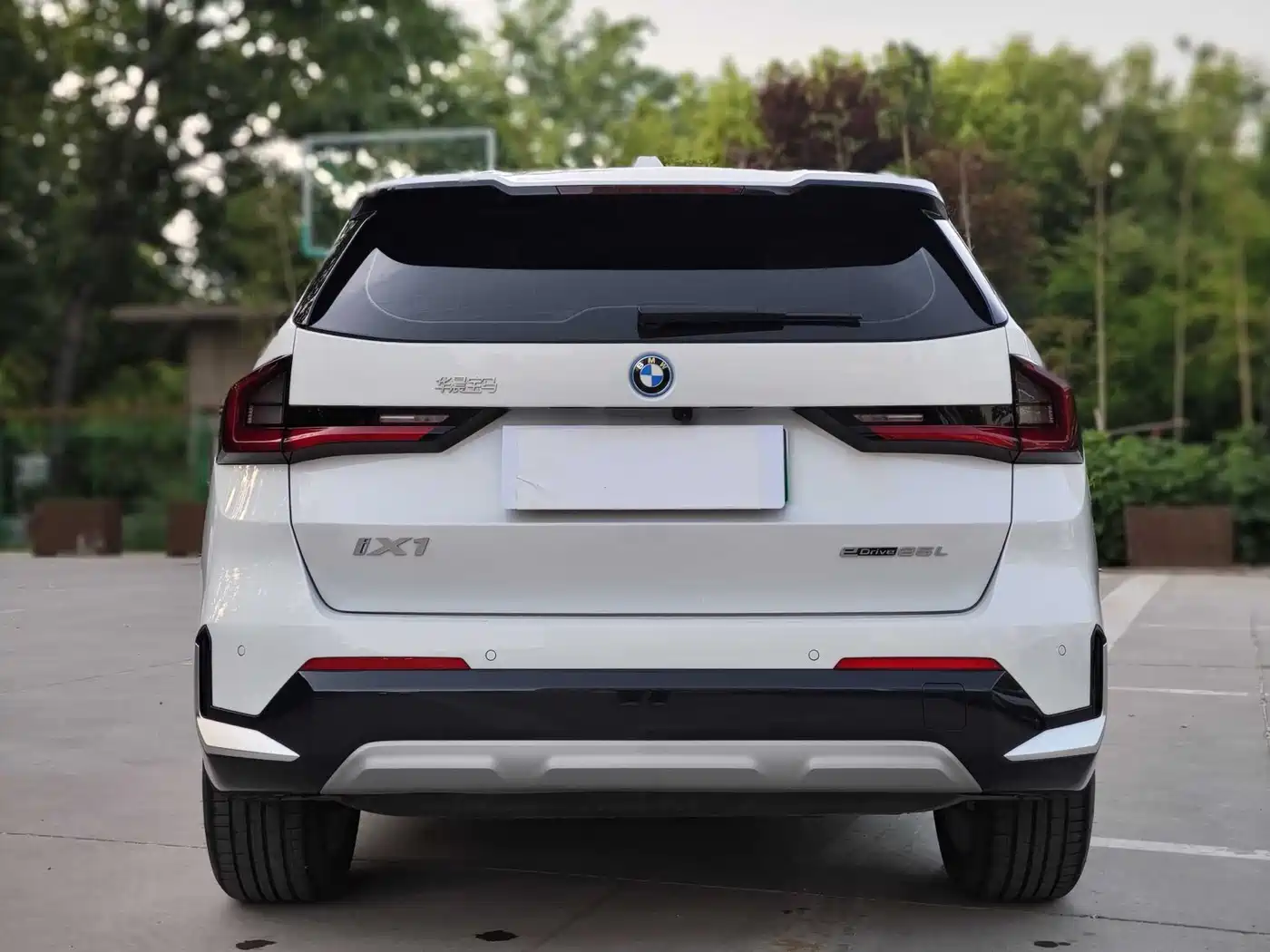 BMW iX1 2023 eDrive25L X Design Package фото 7