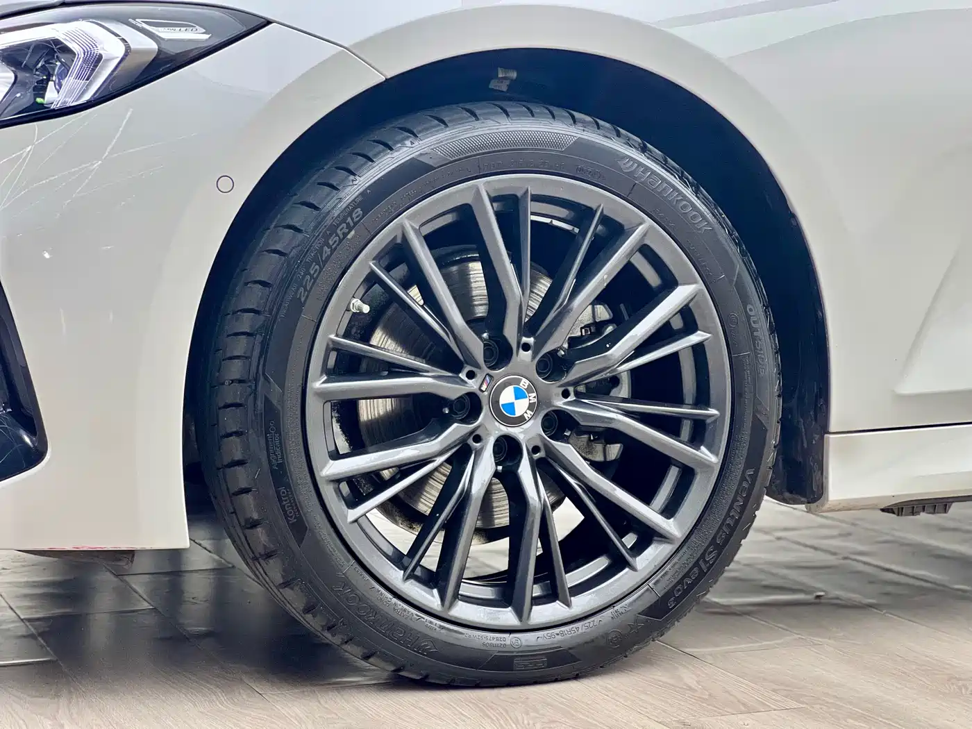 BMW 3 Series 2024 325Li M Sport Shadowline Package фото 6